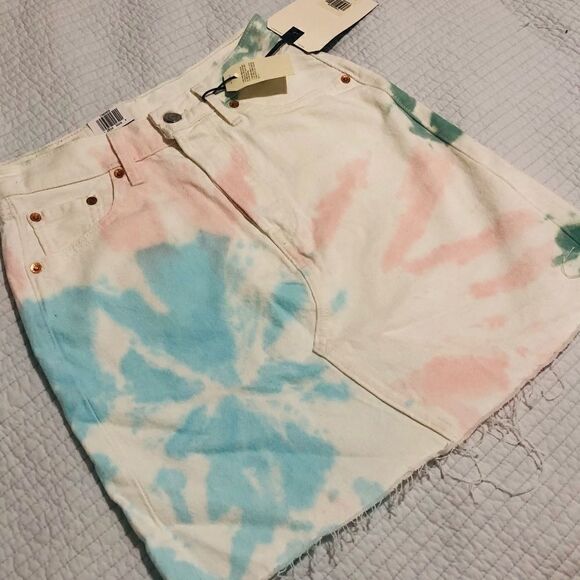 Levi's Deconstructed Tie Dye Denim Skirt (Juniors) - Picture 4 of 13